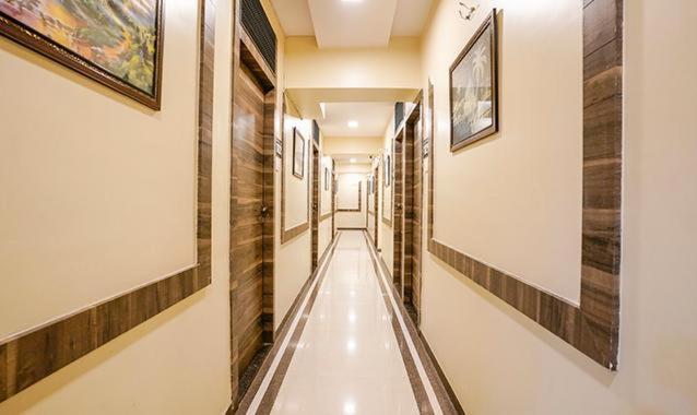 Hotel Crystal Park Near Nesco Exhibition Center Mumbai Exterior foto